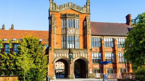 不再担心挂科!多所英国大学今年评分标准依然放宽