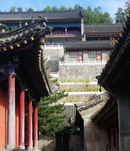  五台山卧去动回3日游>宿寺庙内,食素斋,听早课