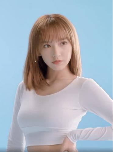 原创程潇装了腰部小马达?大胆挑战"儿童上衣",终于相信直男的眼光