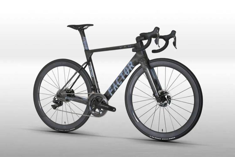 这是一款超轻量级的气动公路车,可和black inc 45轮组完美匹配于准