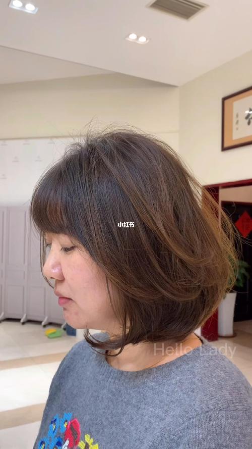 短发烫发_发型_减龄_贴头皮_减龄发型_时尚_发型