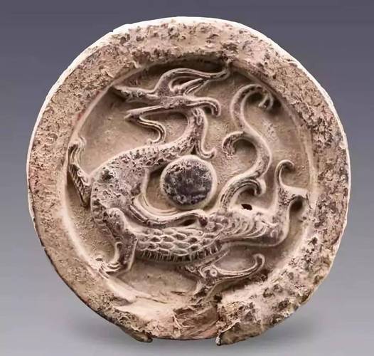 反映农牧业生活的瓦当渐渐少了,四神瓦当盛极一时,瓦当图案以云纹和