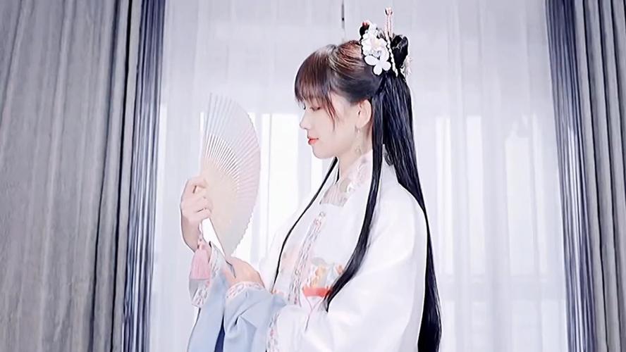 【王冰冰】汉服太美了!_汉服_娱乐_明星娱乐资讯