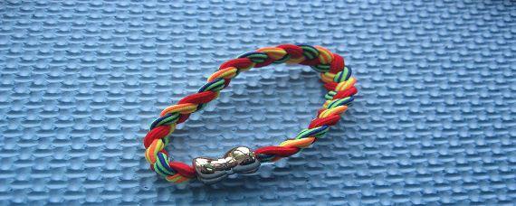 皮筋手链怎么打结