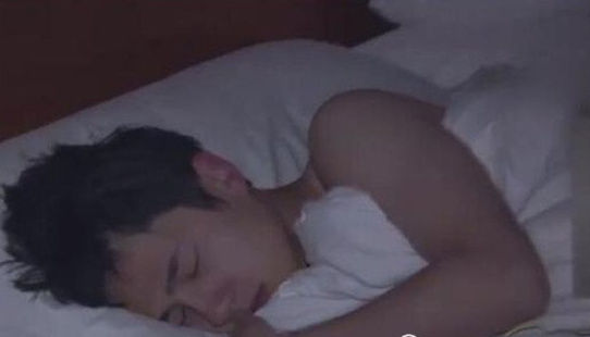 刘昊然丁丁激凸图曝光刘昊然丁丁怎么那么大