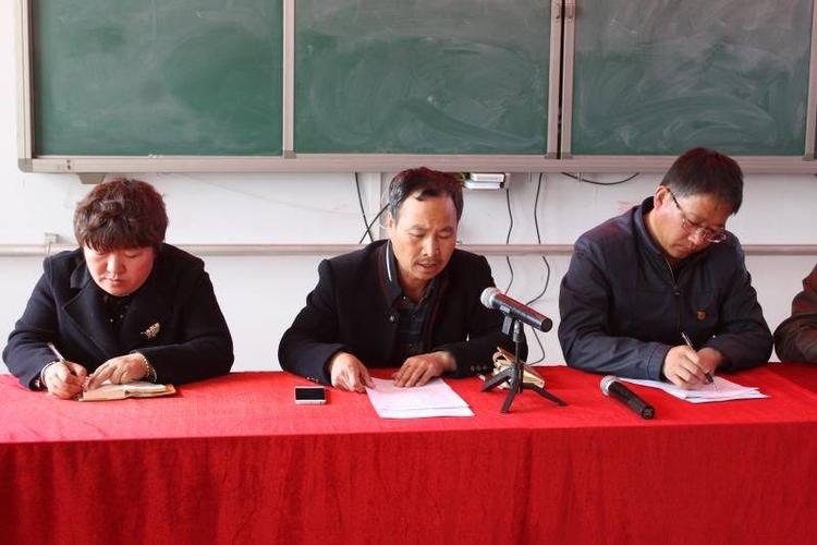 副校长郭文平宣读了《沽源县教育系统师德承诺书》.