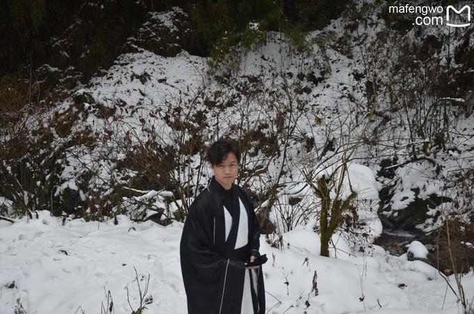 我就是浪客剑心,╭(╯^╰)╮     先森在结了冰的瀑布前负手而立