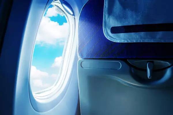 飞机降落为什么要打开遮光板?你肯定不知道!