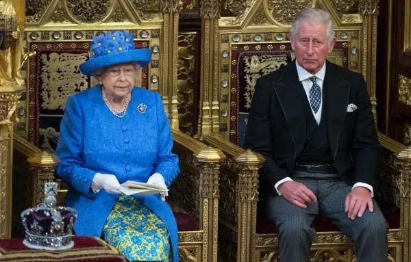 《电讯报》称,查尔斯的发言人25日宣布:"威尔士亲王(英国王储的