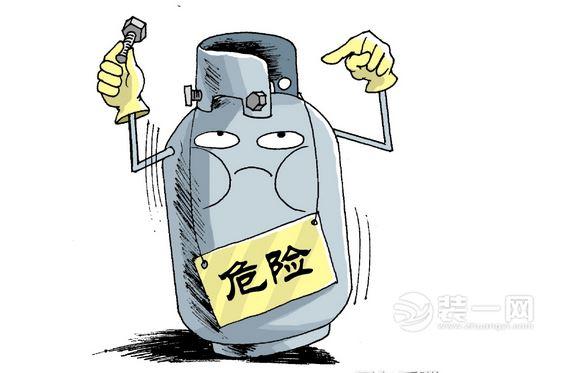 扬州一餐馆疑因液化气泄漏引发爆燃 女子大面积烧伤