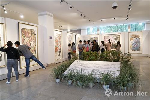西南大学美术学院"特立·同行"美术学系教师作品展开幕