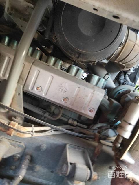 个人车出售18年豪沃20方重汽发动机380马力中集