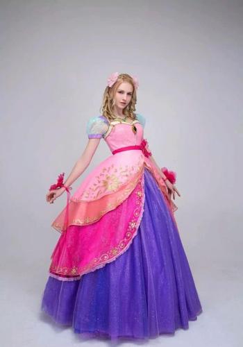 精灵梦叶罗丽:这是最美灵公主cos没人反对吧?叶粉:一美一萌