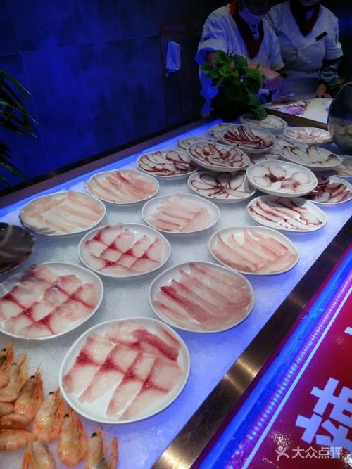 奋斗者海鲜火锅自助餐厅生鱼片图片 - 第1张