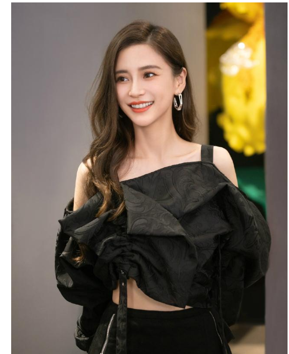 原创宋祖儿工作室声明中出现angelababy,公司发文回应,被告同步发声