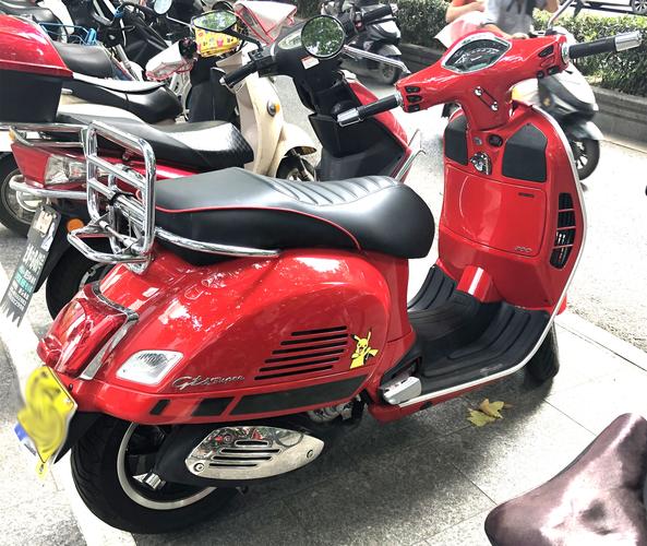 12v摩托车电瓶改飞客锂电池比亚乔维斯帕vespagts200300lxv150