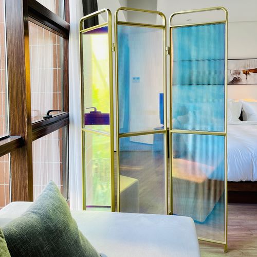轻奢ins网红北欧炫幻彩条纹亚克力折叠屏风可移动隔断