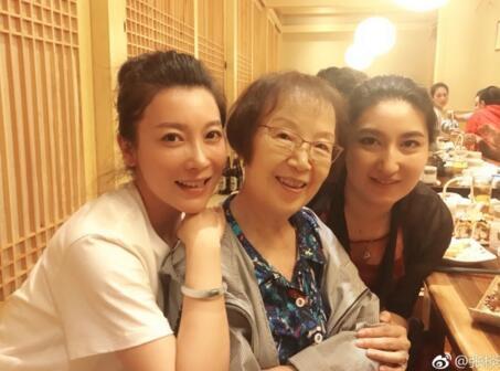 一个聚会又抱又摸,张棪琰究竟有多喜欢黄磊?