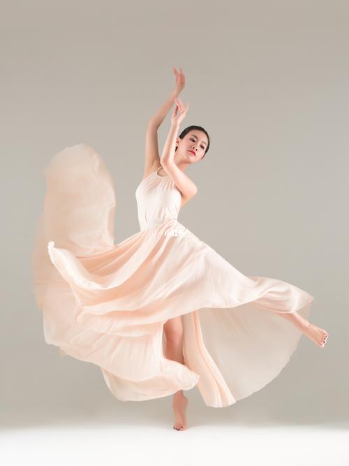 【舞蹈写真】杭州·富阳温柔大裙摆舞蹈动作_舞蹈_写真_荼白艺术摄影