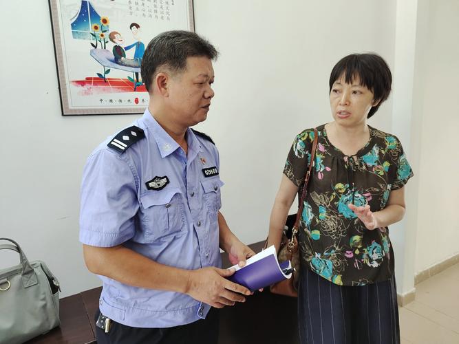 三亚市委政法委到育才生态区检查指导禁毒工作