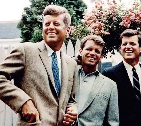 肯尼迪家族最帅成员!风流倜傥天生总统相,依然难逃死亡"诅咒"