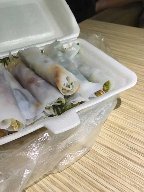 向阳路的小裹卷,记得认准这家.青椒的超辣,也有不辣的给小朋友吃哦