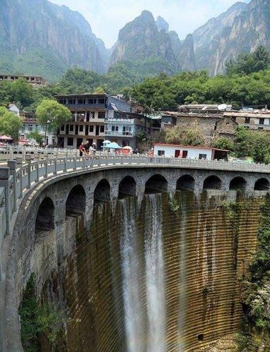 游天林州天平山,山西井底村