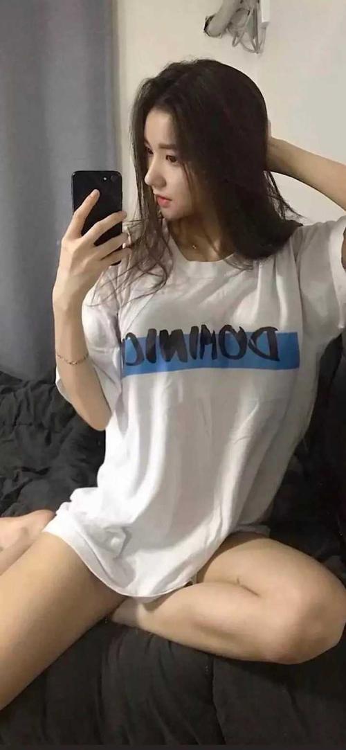 求一些比较骚气的壁纸?
