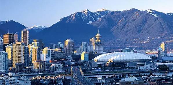 是全国第四大省,该省南与美国华盛顿州,爱达荷州及蒙大拿州接壤,是