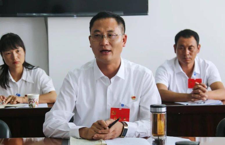【聚焦党代会】鹤庆县委书记段红丽,县长张洪军参加县第十三次党代会
