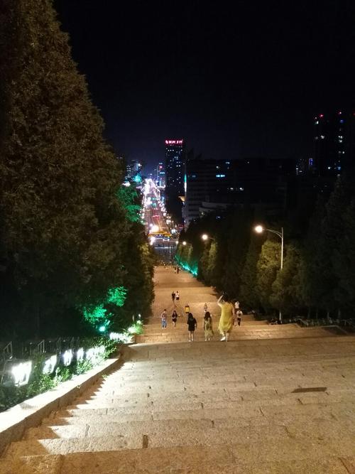 辽宁省鞍山市铁东区民生东路靠近烈士山公园天气预报