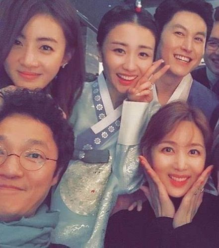 柳秀荣朴河宣喜结连理 李光洙玄彬女友姜素拉到场祝贺