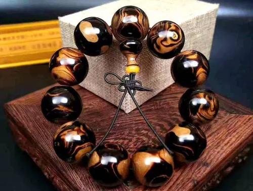 原创海柳是一种比黄金还贵的木头,浑身是宝,用途广泛,收藏价值极高