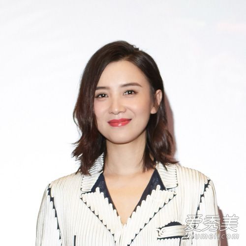 小宋佳才是短发界的"扛把子" 妆发一天一个样儿