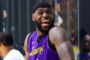 盘点詹姆斯湖人时期爆笑瞬间 憨憨之中带点萌