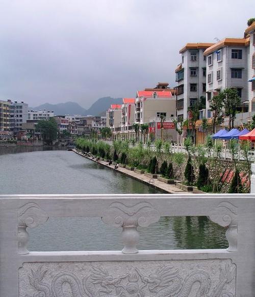 2015年,贵定县增比进位工作在全省经济取得较好成绩,测评得分82.