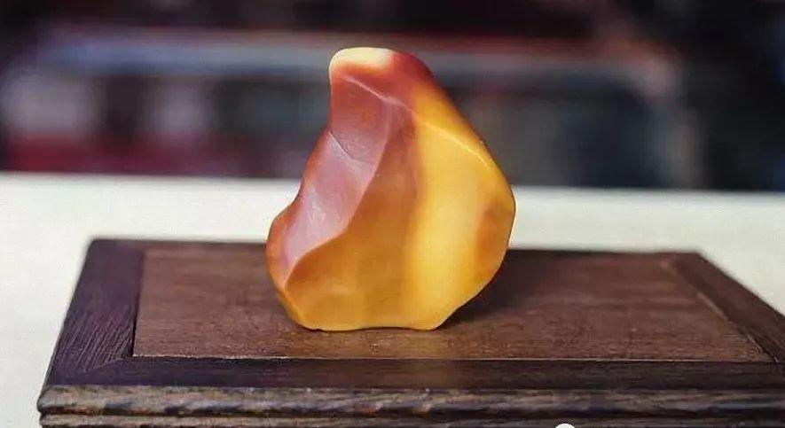 这是新疆千年戈壁的馈赠!脂感不输羊脂玉的沙漠漆是何方神圣?