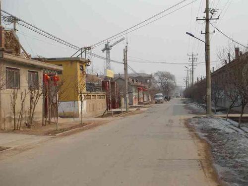 白南村,又名郝家村,位于陕西乾县姜村镇政府正南方向,属纯农业村,全村
