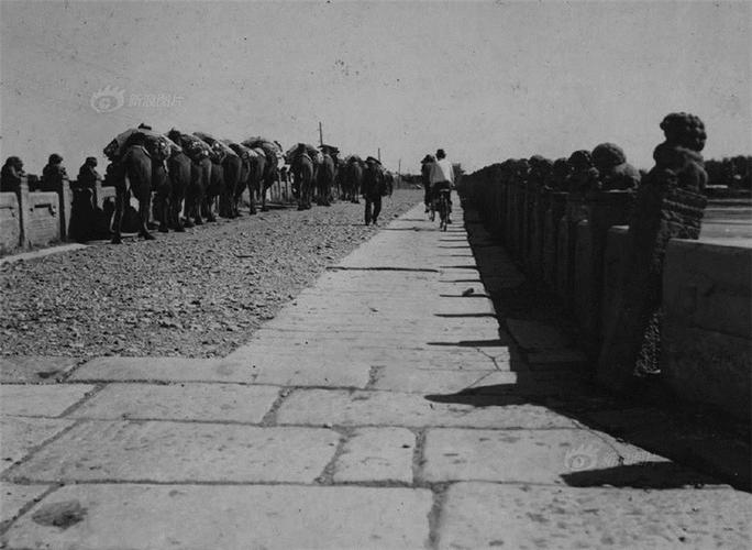图为1937年"七七事变"后的卢沟桥风景.