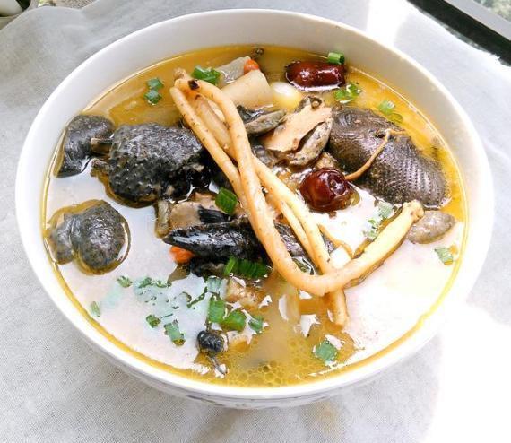 滋补乌鸡汤