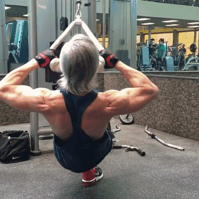 "老鸭王"bill夜店撩妹40年,夜夜笙歌全靠一身腱子肉!