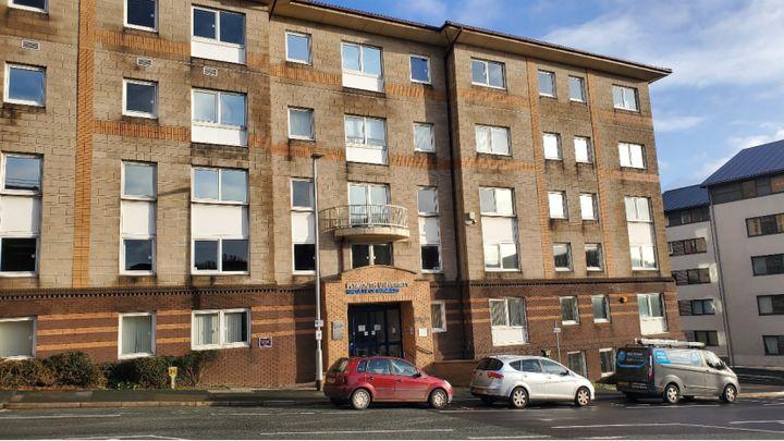 这是普利茅斯大学的商学院