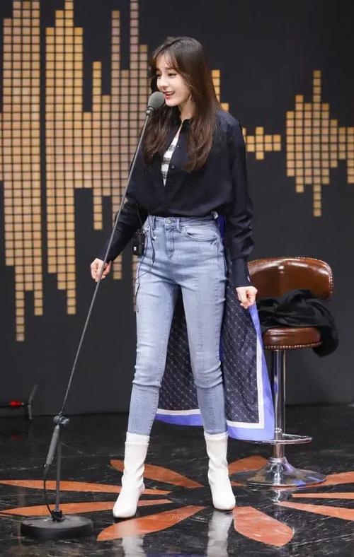 娱乐圈中穿牛仔裤最好看的明星是谁赵丽颖杨幂唐嫣杨紫李沁