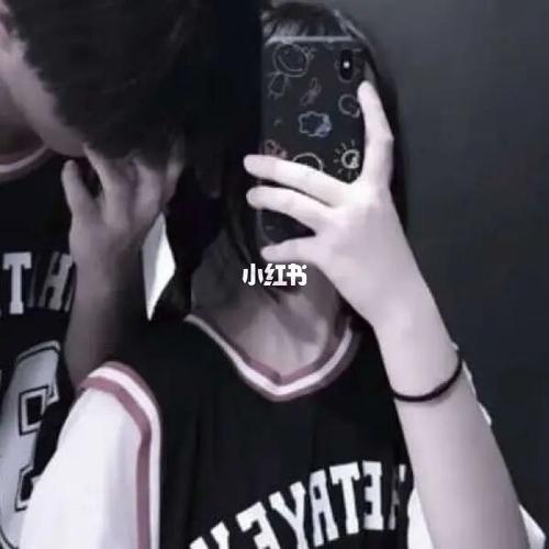 我来更新情头了_情侣头像_优质真人情侣头像_素材_头像