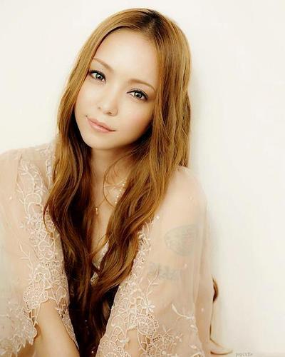 2015年6月10日,安室奈美惠时隔2年再发新专辑《 a target="_blank"