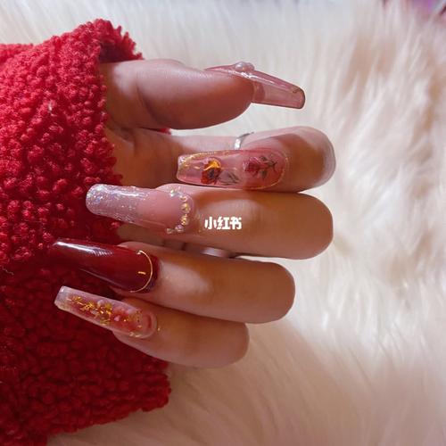 2021年新年美甲05超显白的红色美甲97_美甲_红色美甲_新年去哪玩