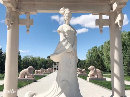 拍摄于呼和浩特昭君墓