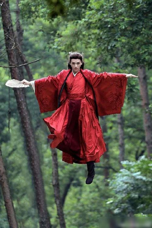 《山河令》温客行红衣美图欣赏,疯子谷主太上头了!邪魅又霸气!