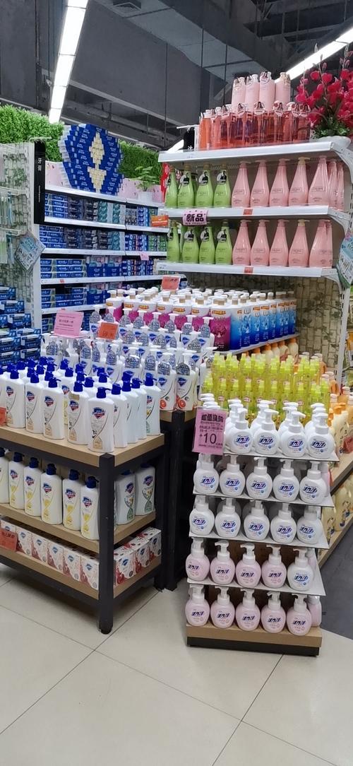 日化端架,堆码,集成,斜口笼陈列图片