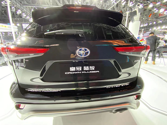 实拍皇冠陆放,一切都很丰田,车标或成最大杀器